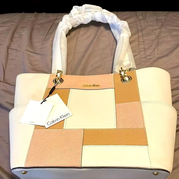 Calvin Klein Bag with tags Calvin Klein pebble purse new with tag | Mercari main image 4